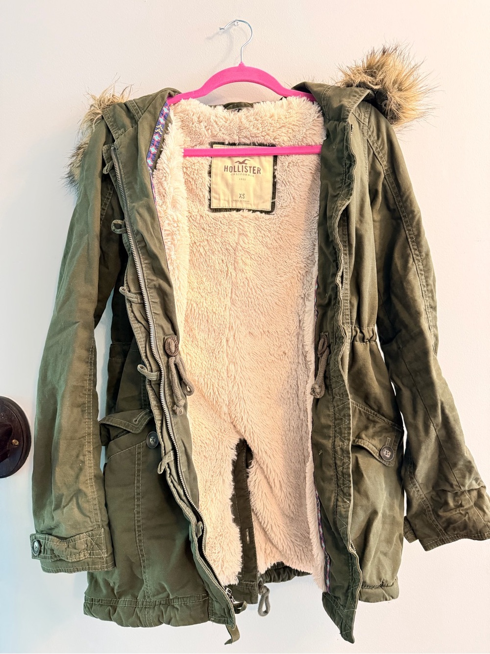 Hollister Olive Green Parka with Cream Faux-Fur Lining